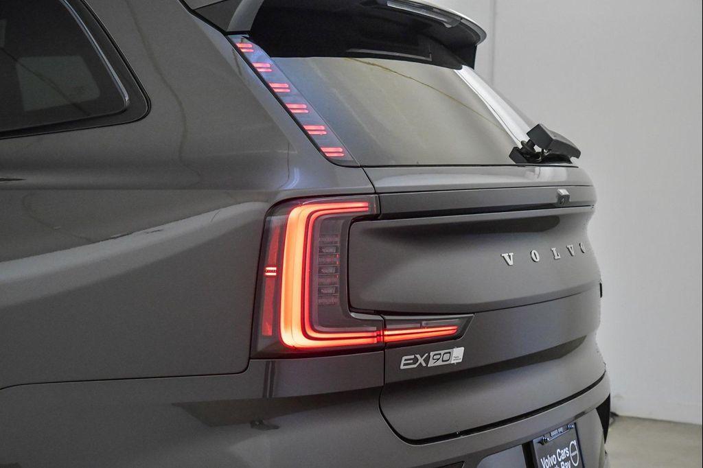 new 2025 Volvo EX90 car, priced at $86,290