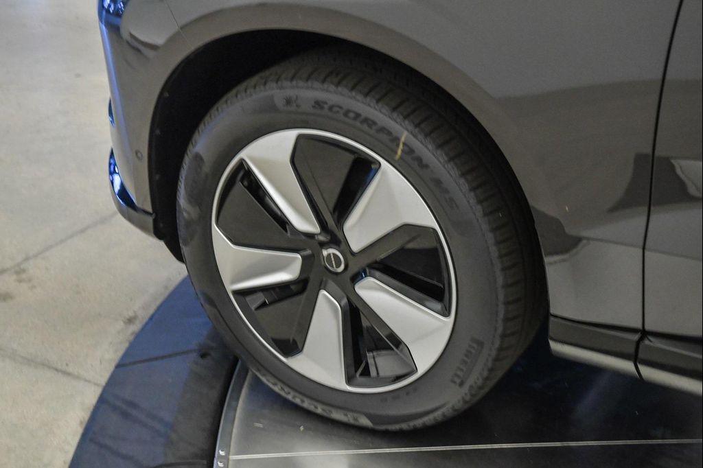 new 2025 Volvo EX90 car, priced at $86,290