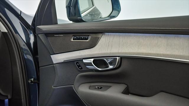 new 2025 Volvo XC90 Plug-In Hybrid car, priced at $82,405