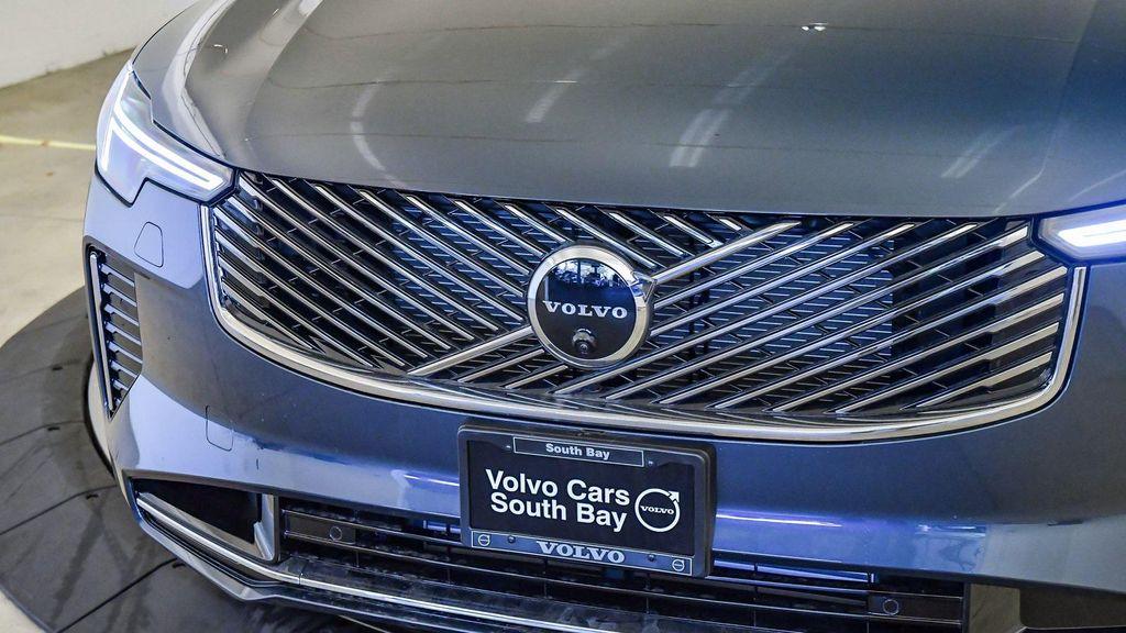new 2025 Volvo XC90 Plug-In Hybrid car, priced at $82,405