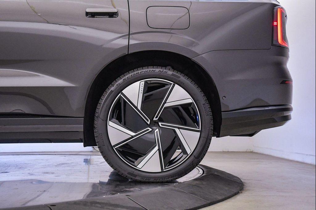 new 2025 Volvo EX90 car, priced at $87,390