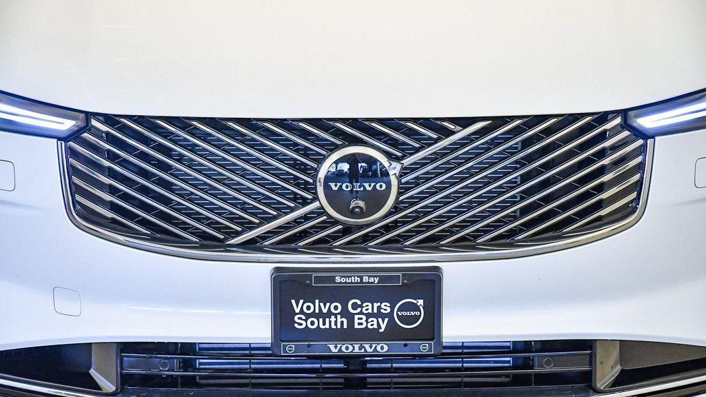 new 2025 Volvo XC90 Plug-In Hybrid car, priced at $82,405