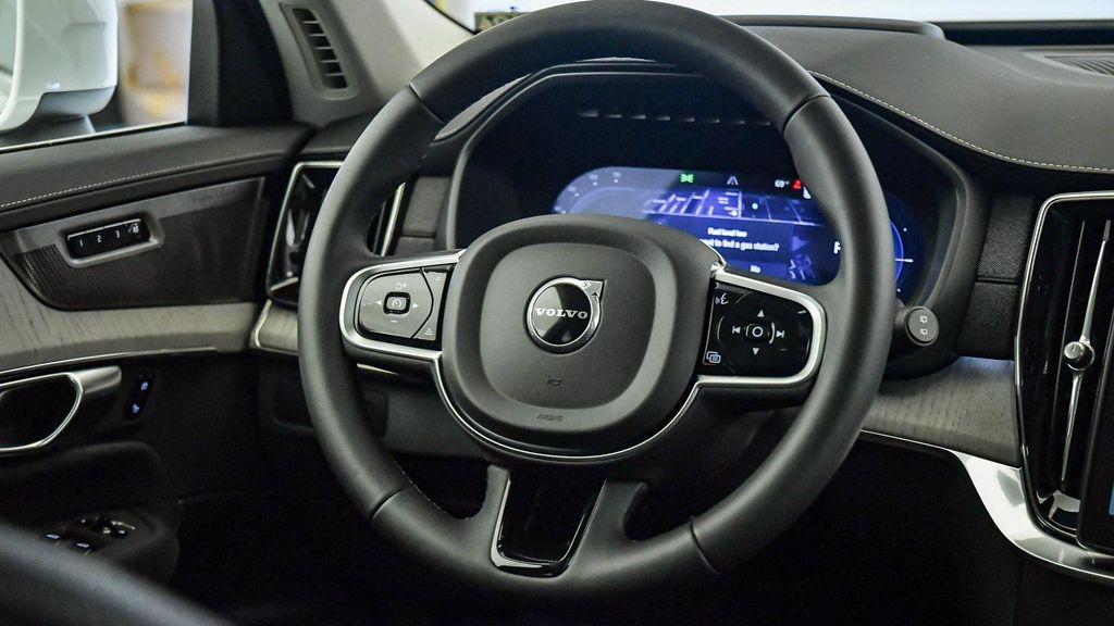 new 2025 Volvo XC90 Plug-In Hybrid car, priced at $82,405