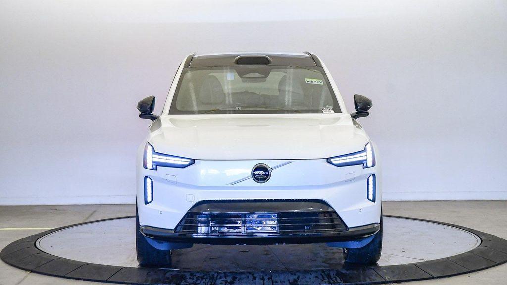 new 2025 Volvo EX90 car, priced at $83,870