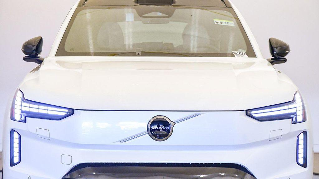 new 2025 Volvo EX90 car, priced at $83,870