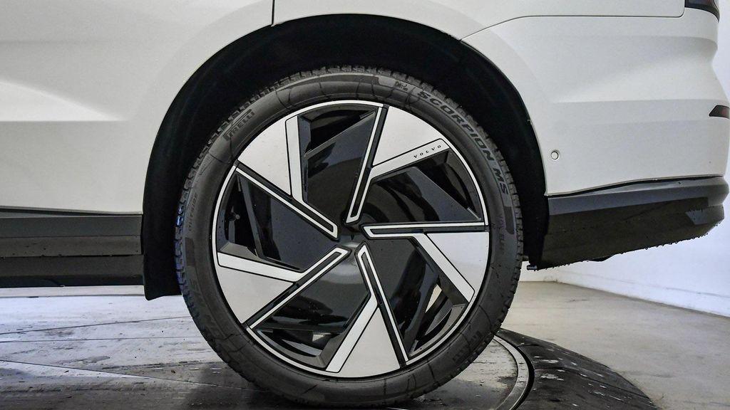 new 2025 Volvo EX90 car, priced at $83,870