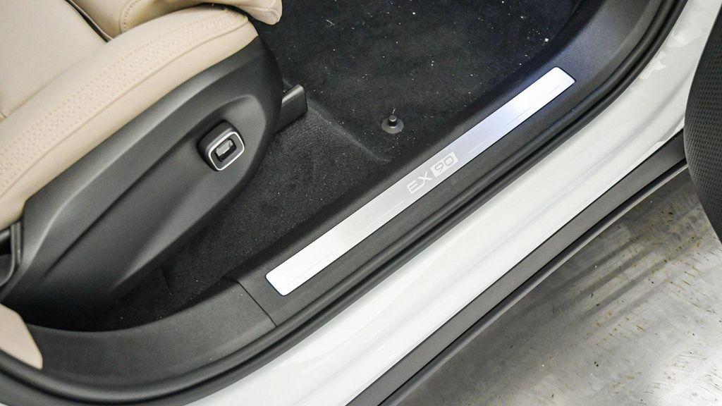 new 2025 Volvo EX90 car, priced at $83,870