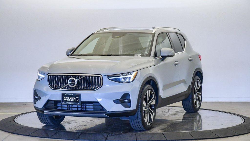 used 2025 Volvo XC40 car, priced at $35,246