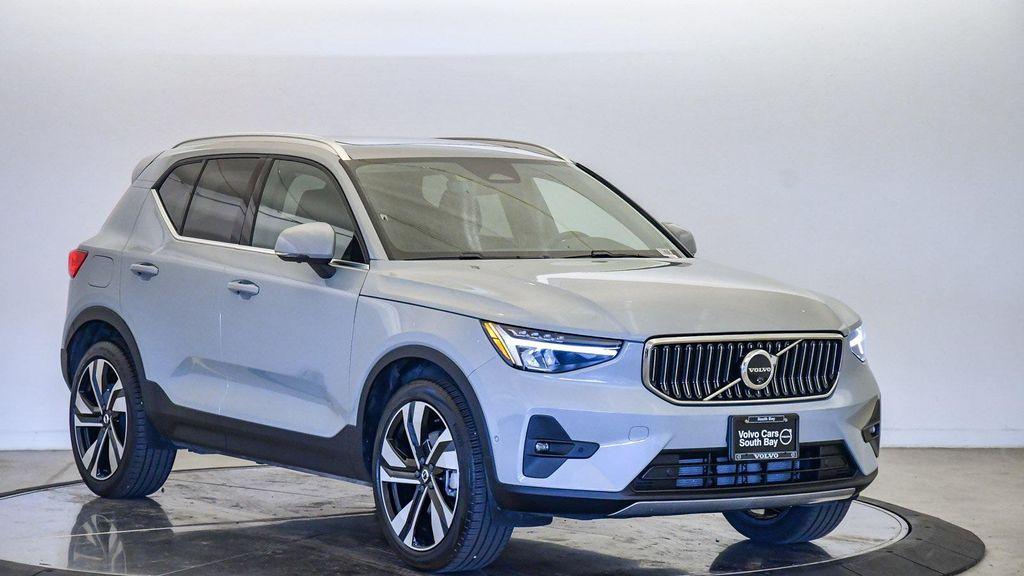 used 2025 Volvo XC40 car, priced at $35,246