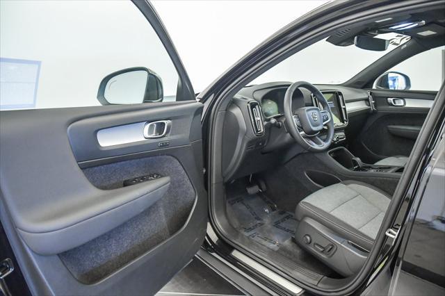 used 2025 Volvo XC40 car, priced at $33,027