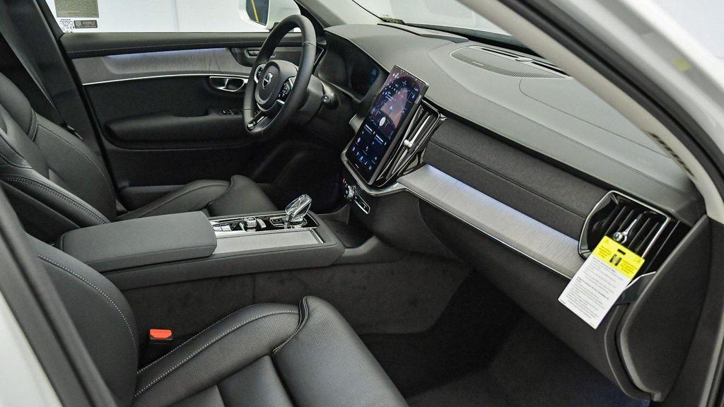 new 2025 Volvo XC90 Plug-In Hybrid car, priced at $82,405