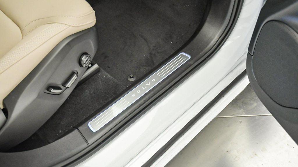 new 2026 Volvo XC90 Plug-In Hybrid car, priced at $81,875