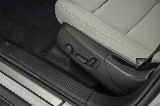 new 2025 Volvo XC40 car, priced at $48,335