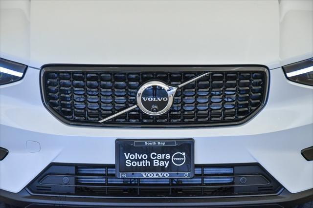 new 2025 Volvo XC40 car, priced at $48,335