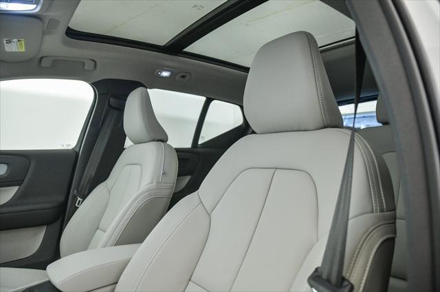 new 2025 Volvo XC40 car, priced at $48,335