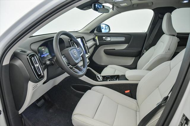 new 2025 Volvo XC40 car, priced at $48,335