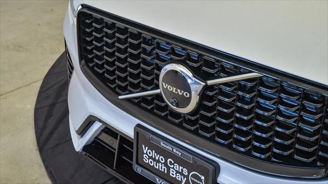 new 2025 Volvo XC60 car, priced at $61,025