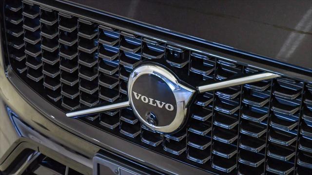 new 2025 Volvo XC60 Plug-In Hybrid car, priced at $71,485