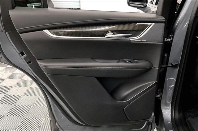 used 2022 Cadillac XT6 car, priced at $36,167