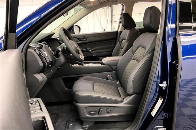 new 2025 Nissan Pathfinder car, priced at $37,914