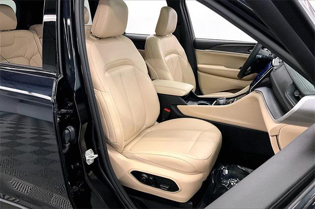used 2024 Jeep Grand Cherokee car, priced at $40,997