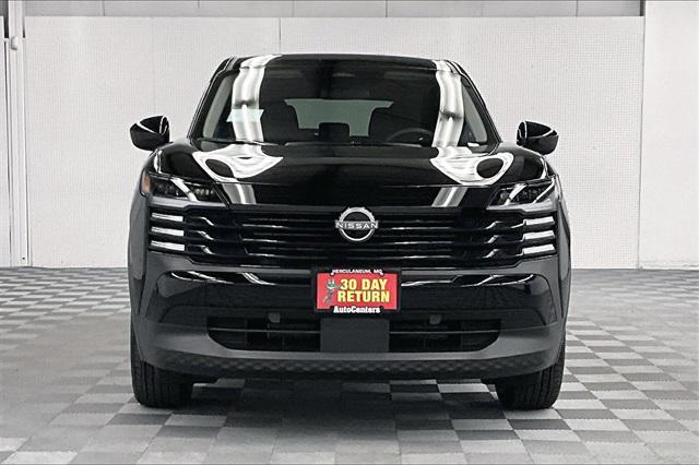 new 2025 Nissan Kicks car, priced at $23,684