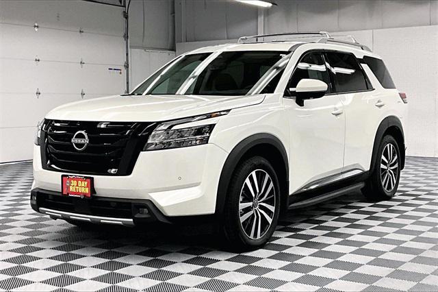 new 2024 Nissan Pathfinder car, priced at $45,399