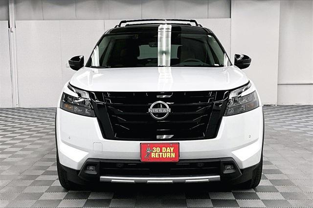 new 2025 Nissan Pathfinder car, priced at $53,587