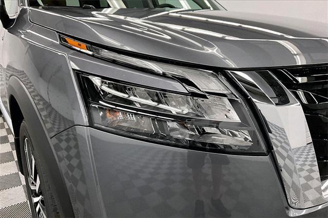 new 2025 Nissan Pathfinder car, priced at $49,889