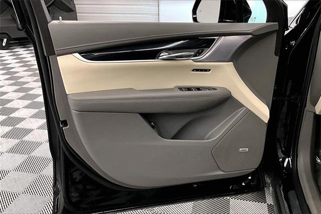 used 2025 Cadillac XT6 car, priced at $45,641