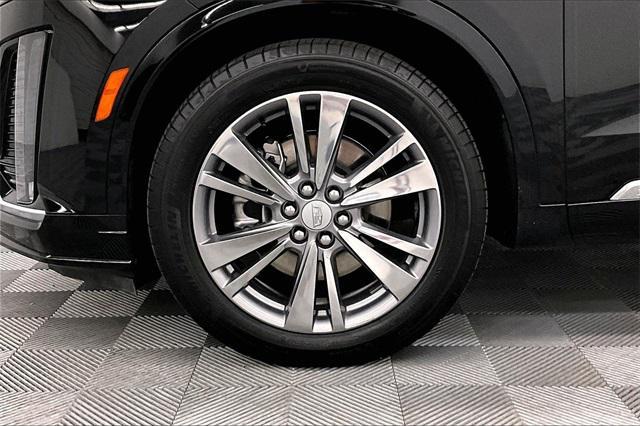 used 2025 Cadillac XT6 car, priced at $45,641
