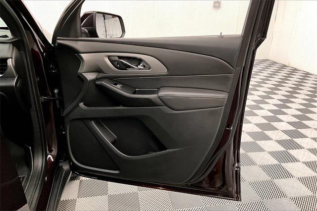 used 2023 Chevrolet Traverse car, priced at $32,998