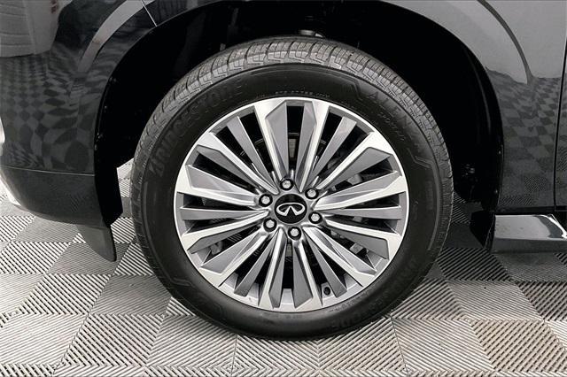 used 2025 INFINITI QX80 car, priced at $77,920