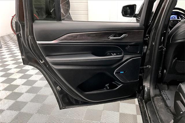 used 2022 Jeep Grand Cherokee L car