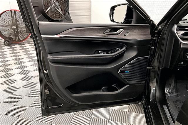 used 2022 Jeep Grand Cherokee L car