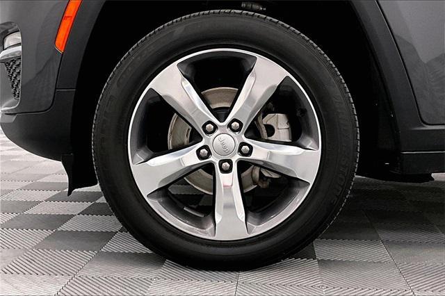 used 2022 Jeep Grand Cherokee car, priced at $33,557