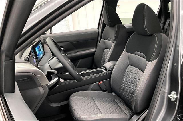 new 2025 Nissan Kicks car, priced at $31,009
