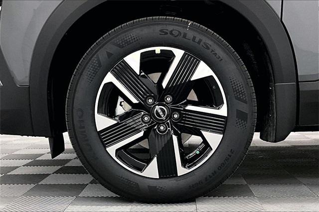 new 2025 Nissan Kicks car, priced at $31,009