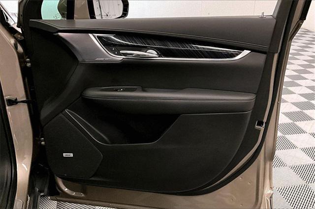used 2023 Cadillac XT6 car, priced at $40,863