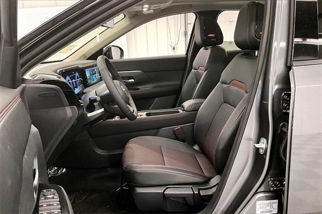 new 2025 Nissan Kicks car, priced at $32,020