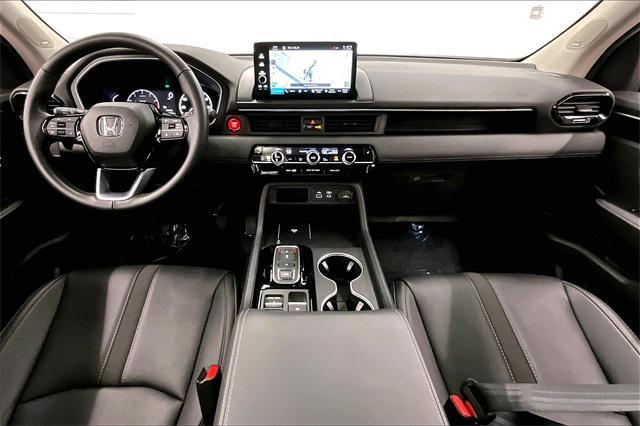 used 2025 Honda Pilot car, priced at $44,995