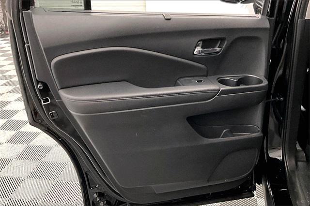 used 2022 Honda Pilot car, priced at $33,972