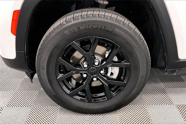 used 2024 Jeep Grand Cherokee car, priced at $30,953