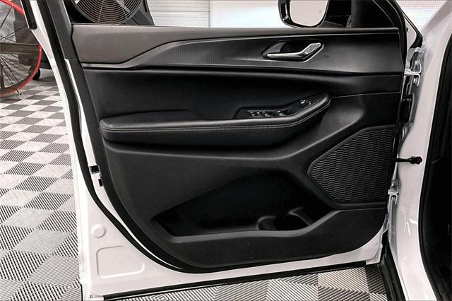 used 2024 Jeep Grand Cherokee car, priced at $30,953