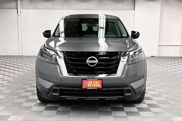 new 2025 Nissan Pathfinder car, priced at $34,761