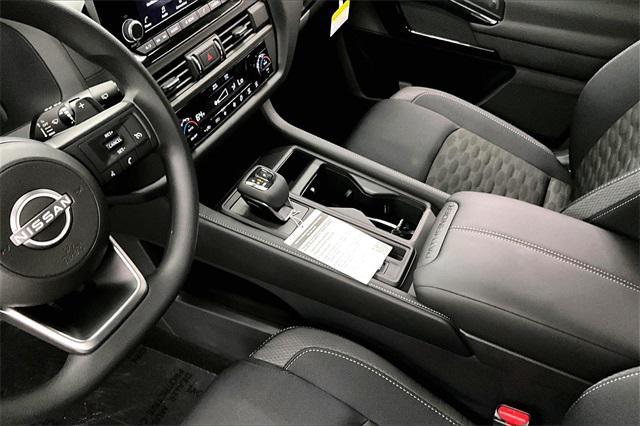 new 2025 Nissan Pathfinder car, priced at $34,761