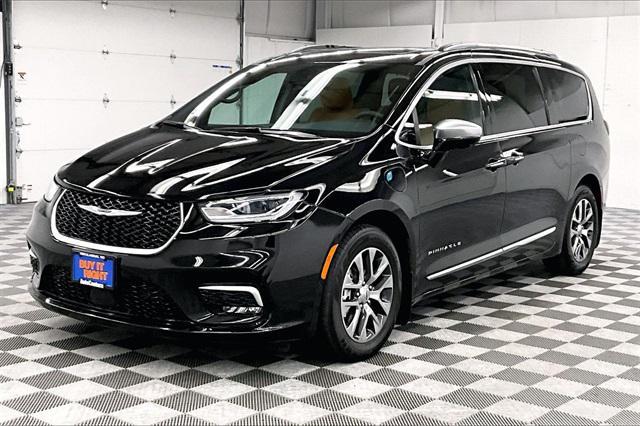 used 2023 Chrysler Pacifica car, priced at $36,551