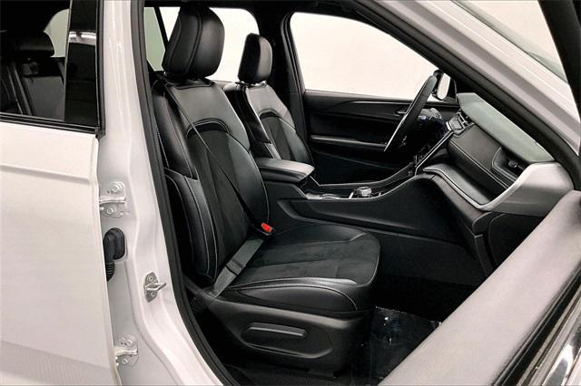 used 2024 Jeep Grand Cherokee car, priced at $31,912