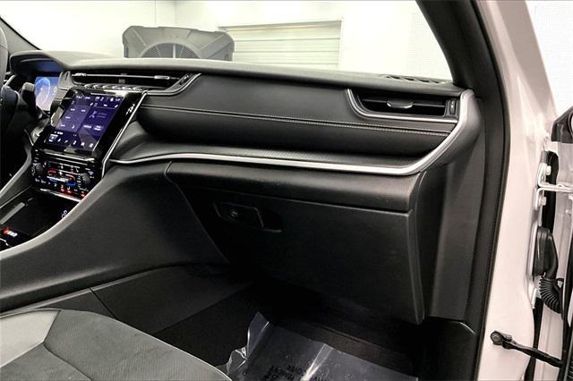 used 2024 Jeep Grand Cherokee car, priced at $31,912