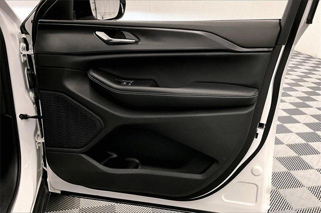 used 2024 Jeep Grand Cherokee car, priced at $31,912